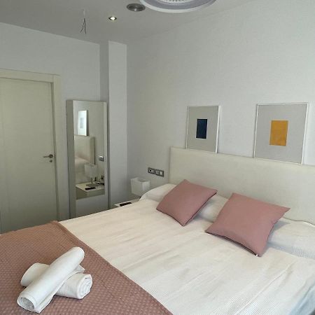 Moderno Apartamento Con Plaza De Garaje En Pleno Centro De Almeria Exterior photo