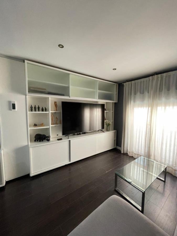 Moderno Apartamento Con Plaza De Garaje En Pleno Centro De Almeria Exterior photo