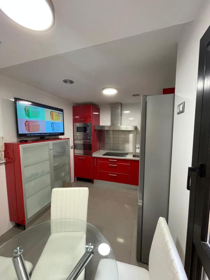 Moderno Apartamento Con Plaza De Garaje En Pleno Centro De Almeria Exterior photo