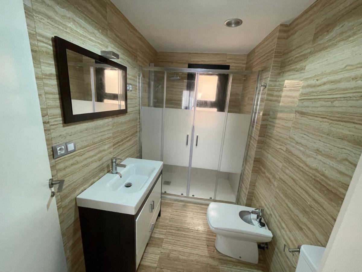 Moderno Apartamento Con Plaza De Garaje En Pleno Centro De Almeria Exterior photo