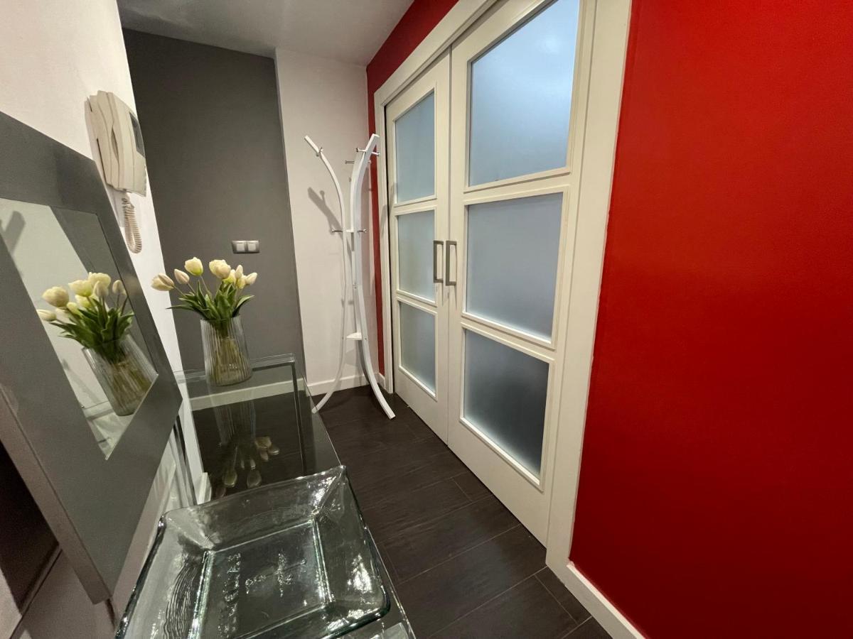 Moderno Apartamento Con Plaza De Garaje En Pleno Centro De Almeria Exterior photo
