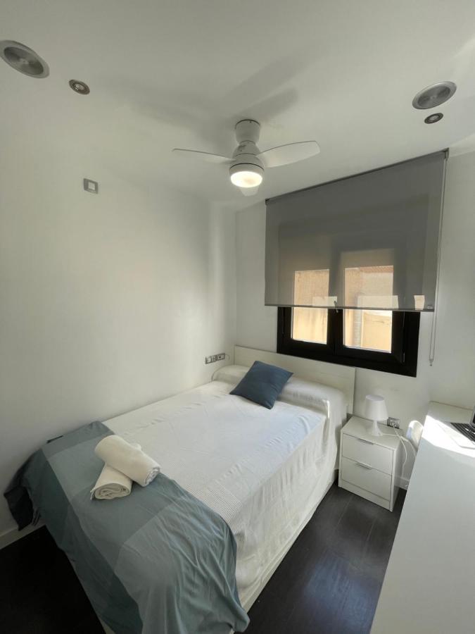 Moderno Apartamento Con Plaza De Garaje En Pleno Centro De Almeria Exterior photo