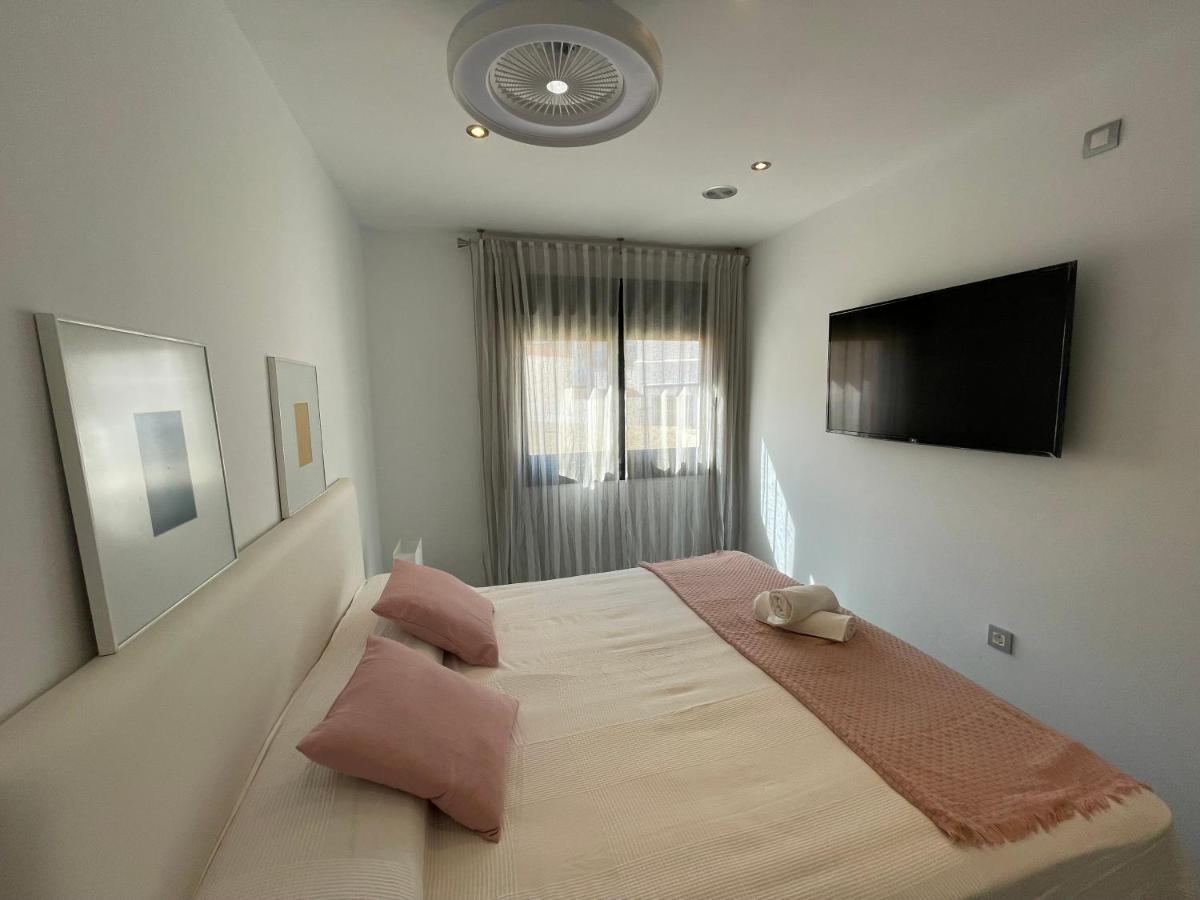Moderno Apartamento Con Plaza De Garaje En Pleno Centro De Almeria Exterior photo