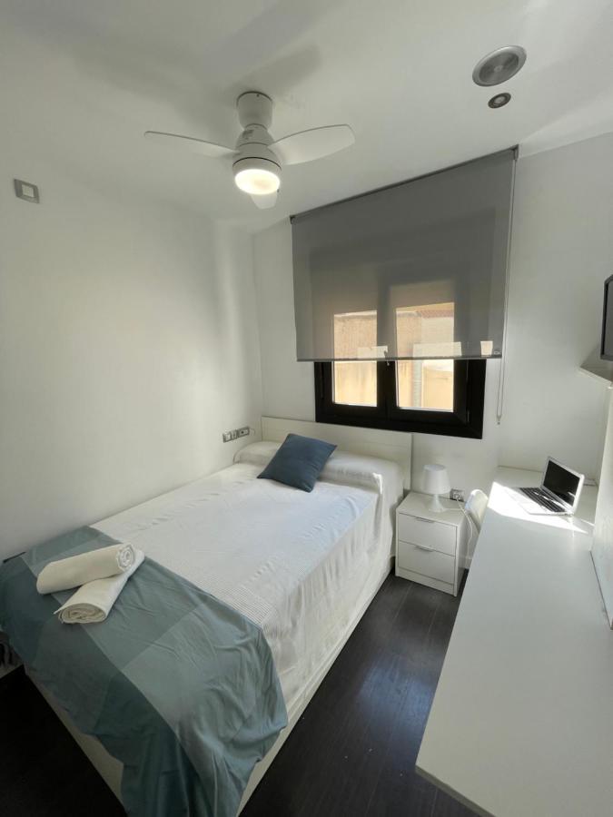 Moderno Apartamento Con Plaza De Garaje En Pleno Centro De Almeria Exterior photo