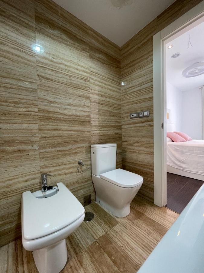Moderno Apartamento Con Plaza De Garaje En Pleno Centro De Almeria Exterior photo